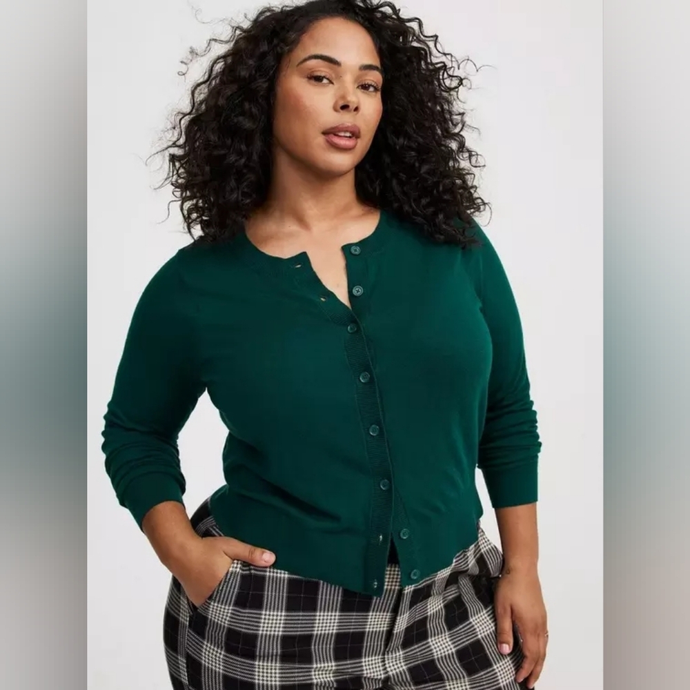 Torrid Crew Neck Emerald Green Button Front Fitted Cardigan 3X 22/24 Nwt